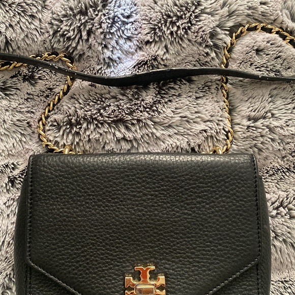 Tory Burch small Black and Gold chained crossbody envelope bag - Picture 4 of 5